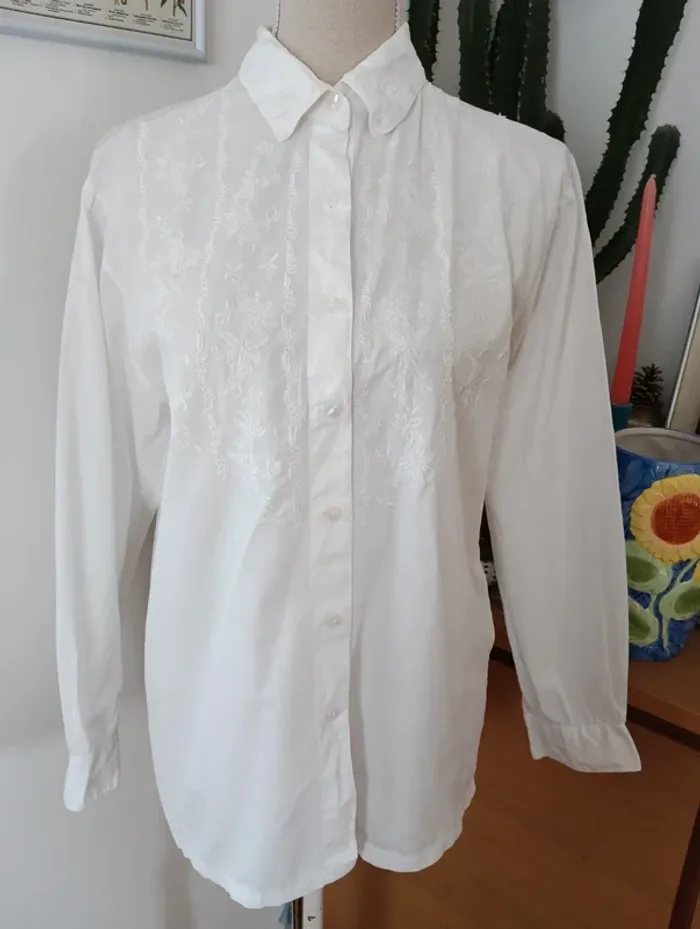 Chemise vintage blanche manches longues 
Brodée - photo numéro 5