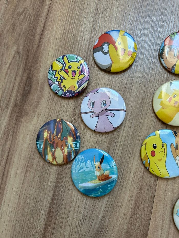 Lot de Badges Pokémon Faits Main Pikachu, Évoli, Mew & Co - photo numéro 2