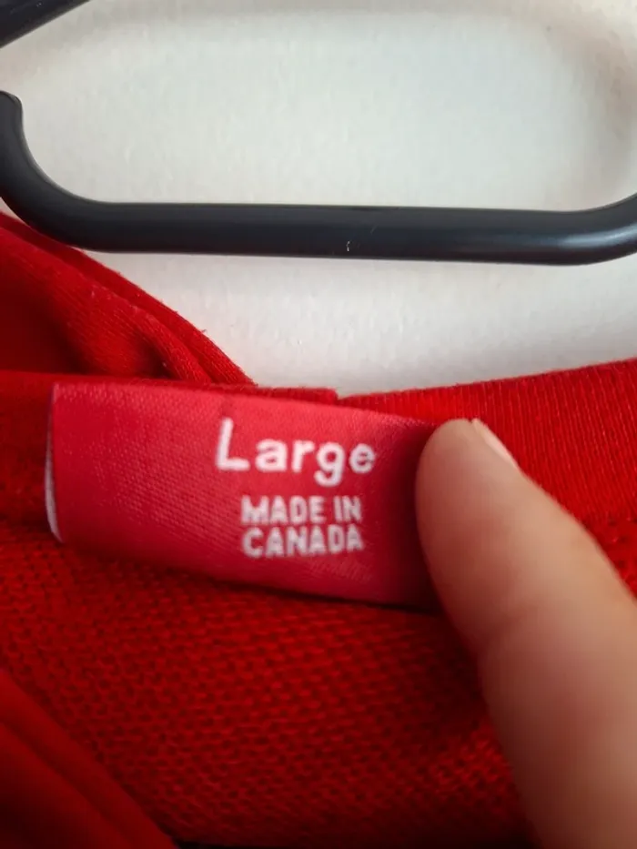 Sweat à capuche Supreme rouge – Taille L – Made in Canada - photo numéro 4