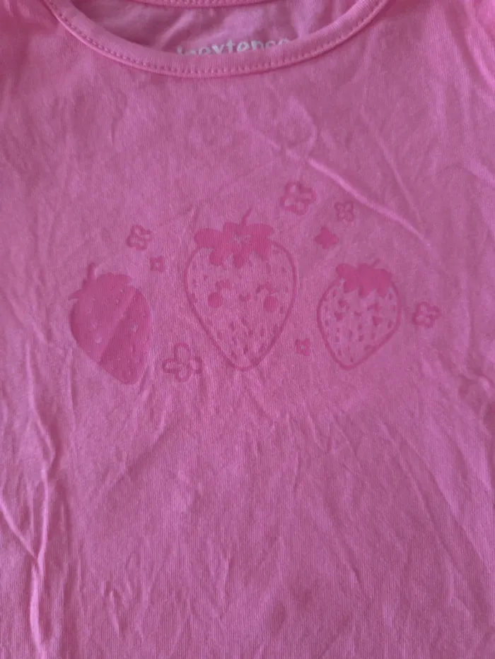 Tshirt rose fraise 🍓  12 mois - photo numéro 2