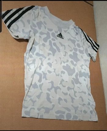 T shirt garçon Adidas 9 - 10 ans TBE