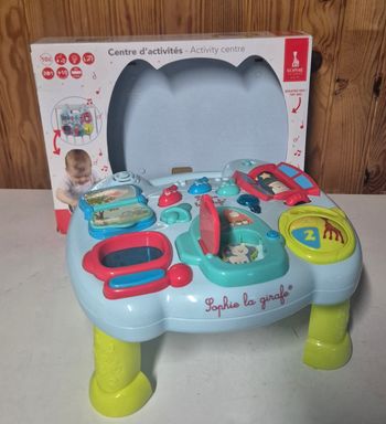 Centre d'activités/ table d'activités Sophie la girafe vulli 2 en 1