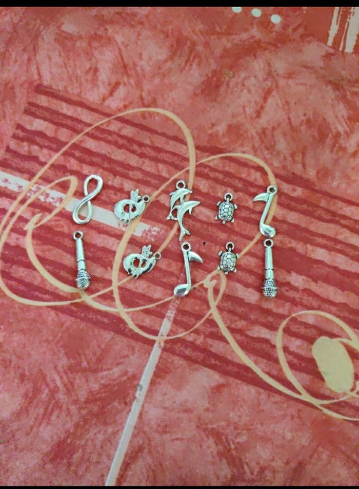 Lot de 10 perles argentées divers 2