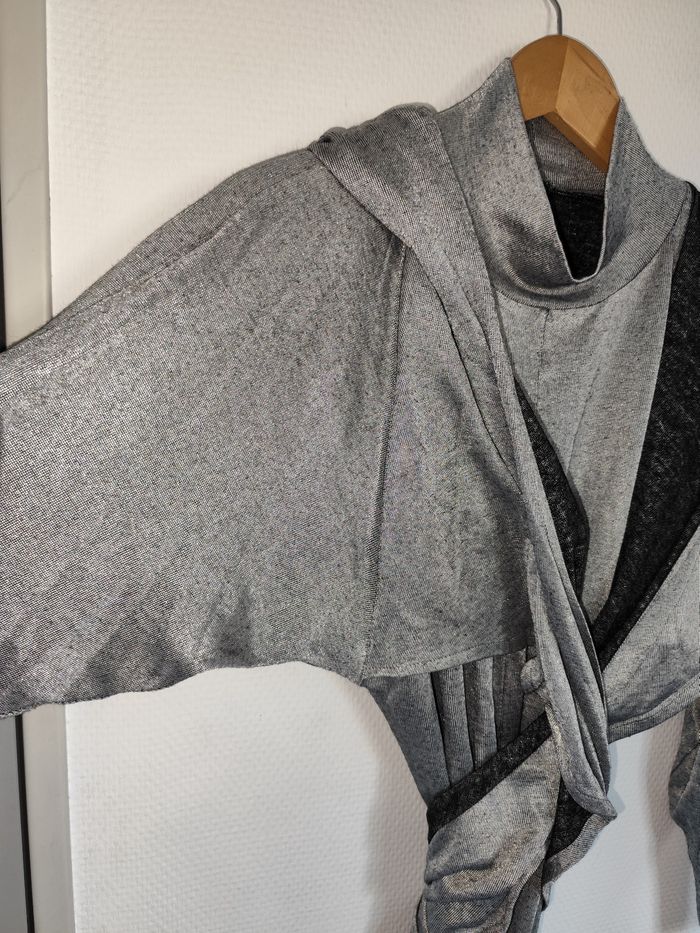 Robe argentée acier modele cache coeur à capuche taille 1 - photo numéro 8
