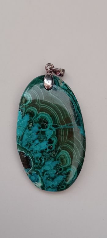 Pendentifs pierres semi précieuses