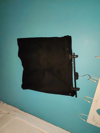 Jupe noire avec fermeture a larriere