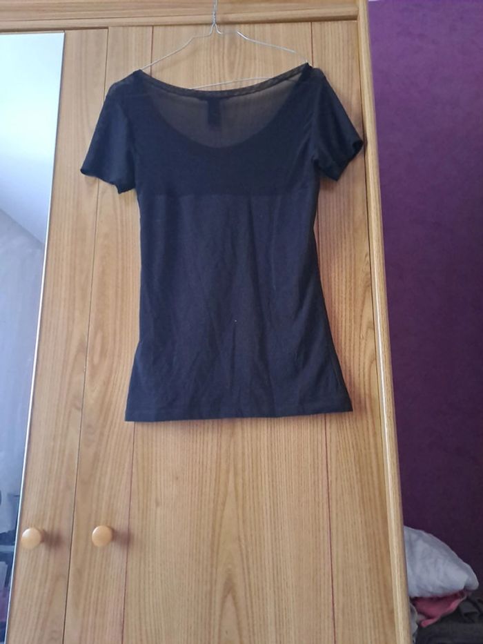 Tee shirt noir - photo numéro 2