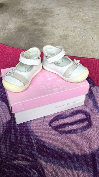 Chaussures fille taille 20