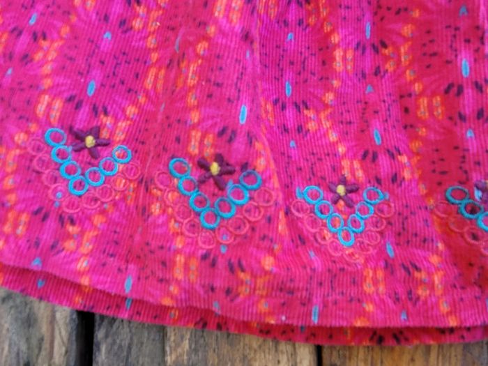 Superbe jupe velours colorée DPAM (Du Pareil Au Même), fuchsia, taille 5 ans - photo numéro 2