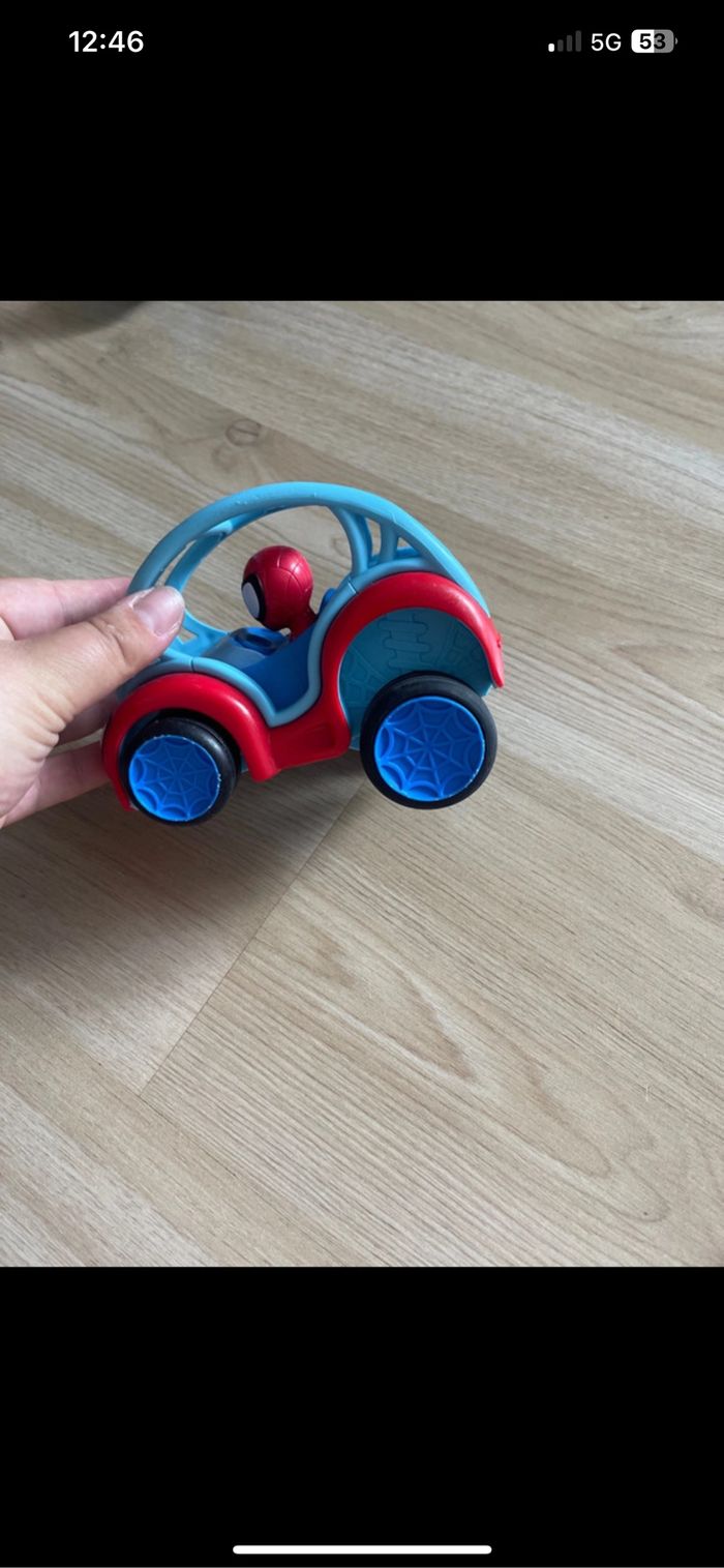 Voiture Spiderman - photo numéro 2