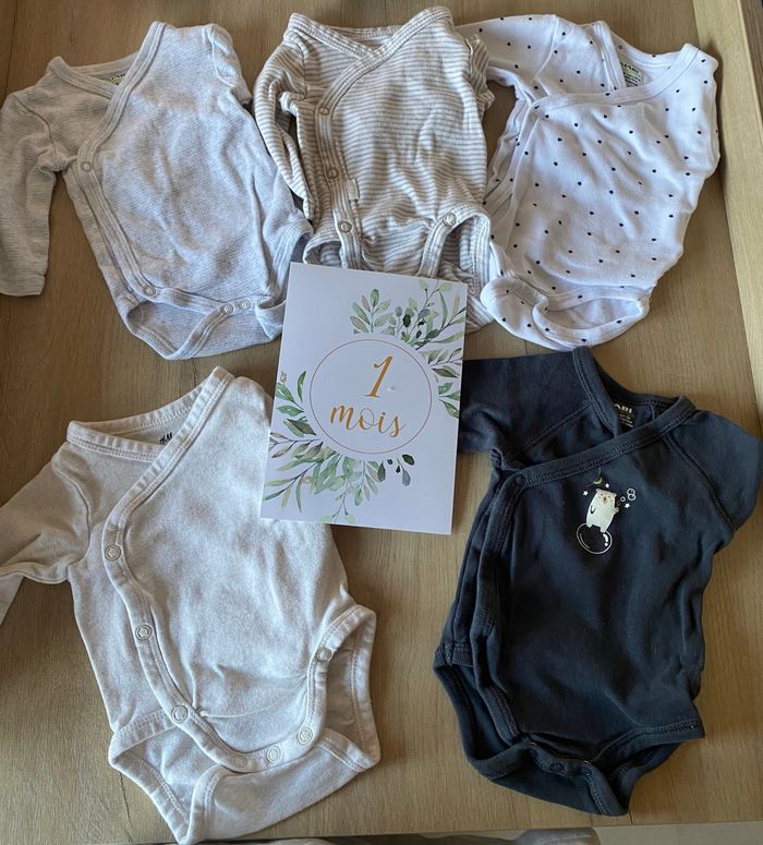 Lot 5 bodies croisé