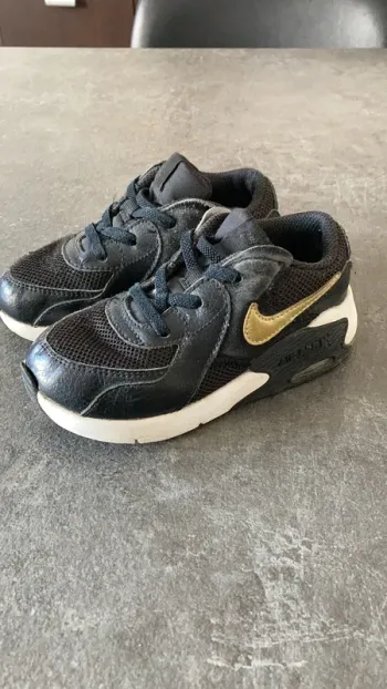 Air max noire taille 26