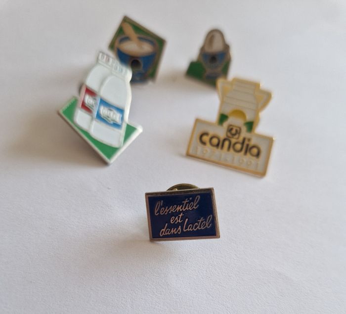 Lot de 5 Pin's Vintage Publicitaires Produits Laitiers Candia Lactel - photo numéro 2