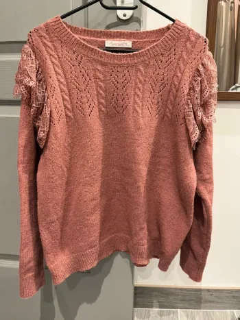 Pull froufrous rose