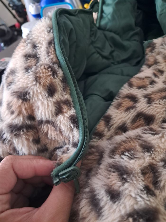 Manteau chaud reversible fourrure léopard 🐆/doudoune vert pailleté TAO - photo numéro 3
