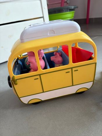 Camping car peppa pig