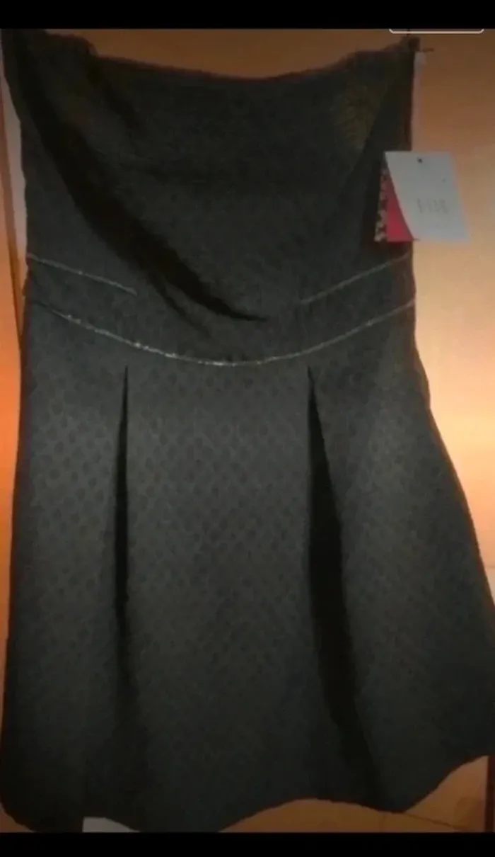 Robe courte noir sans bretelles taille 40 naf naf - photo numéro 3