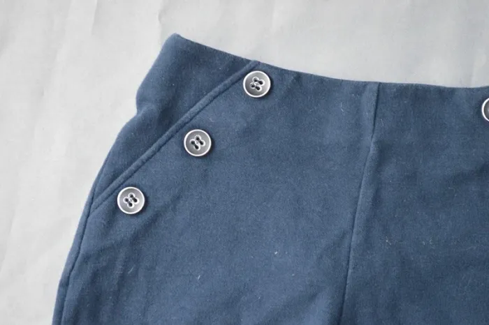 Short Marine Okaïdi Fille 7 ans Coton Très Bon État - photo numéro 2