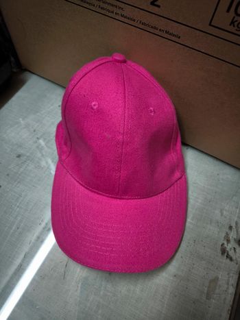 Casquette fushia serie graffic neuve