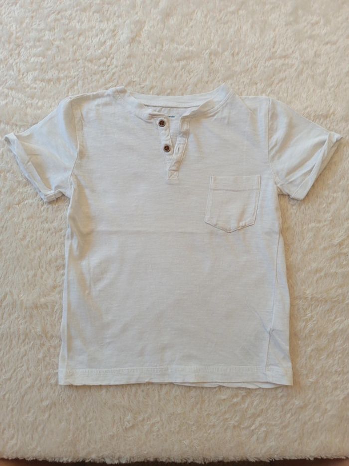 T-shirt manches courtes col tunisien Kids by Gémo en 6 ans