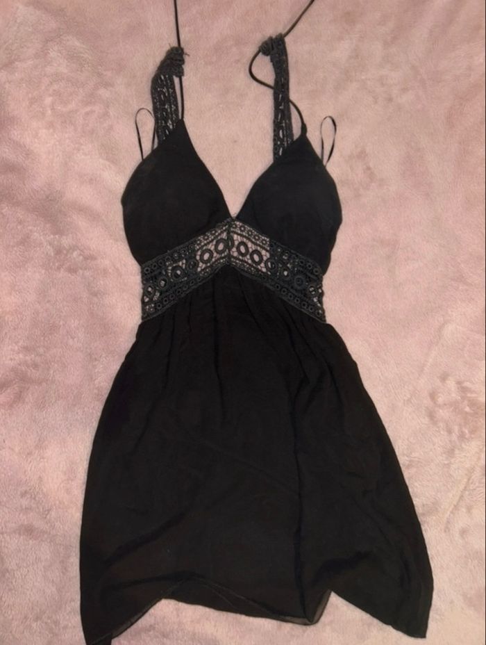 Robe dos nu - photo numéro 2