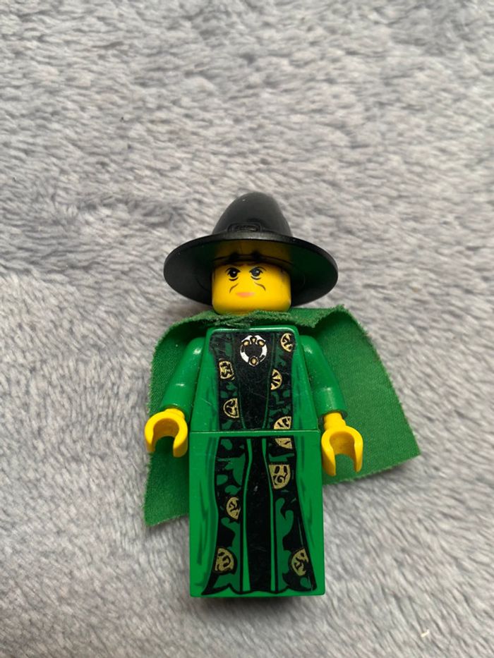 Minifigure lego Harry Potter Chamber of Secrets Professor Minerva McGonagall Green Robe and Cape - photo numéro 2