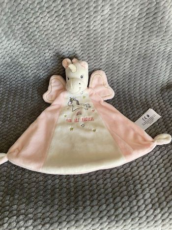 Doudou plat triangle Licorne rose blanc étoiles You are magical Simba Toys