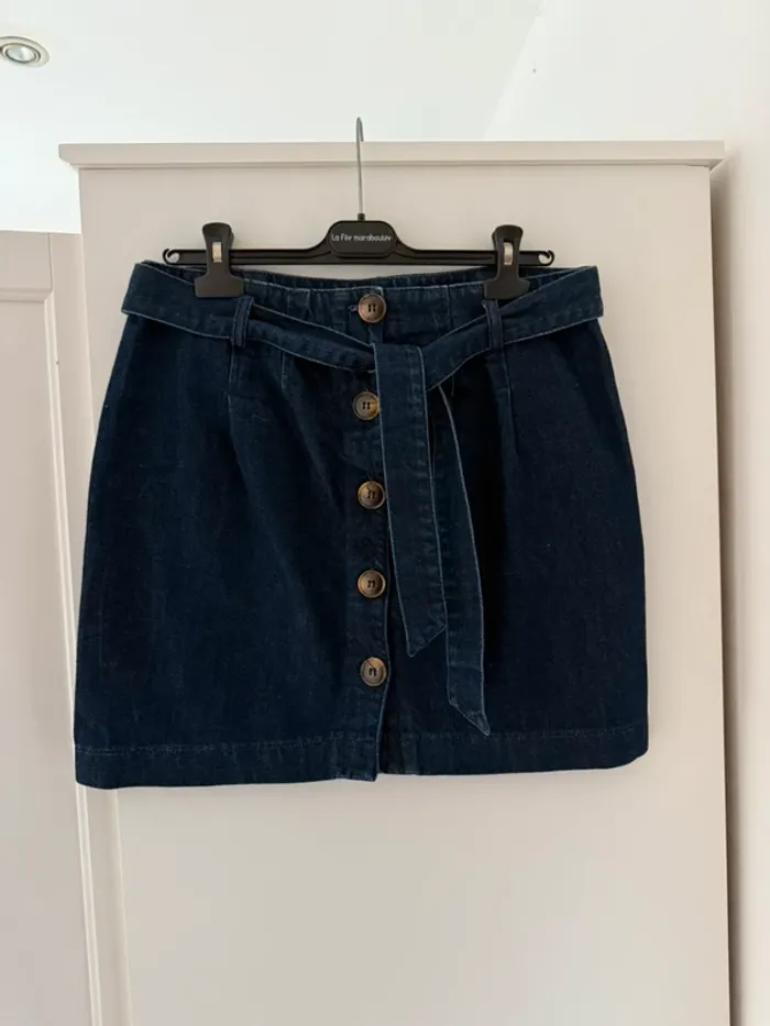 Superbe jupe neuve Naf Naf en jean avec ceinture assortie 🌸 42 - photo numéro 2