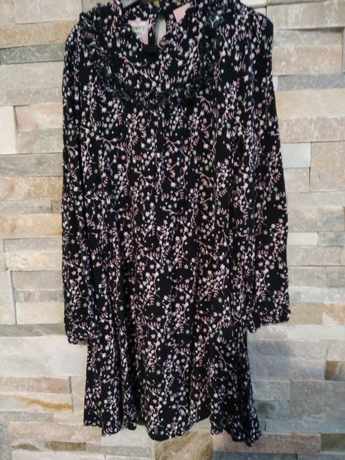 Robe fine noire fleurs
