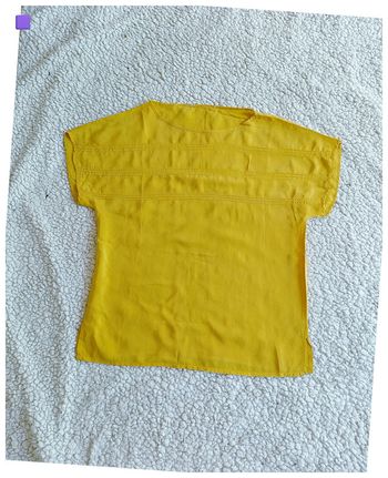 Top soie ?moutarde à manches courtes style casual