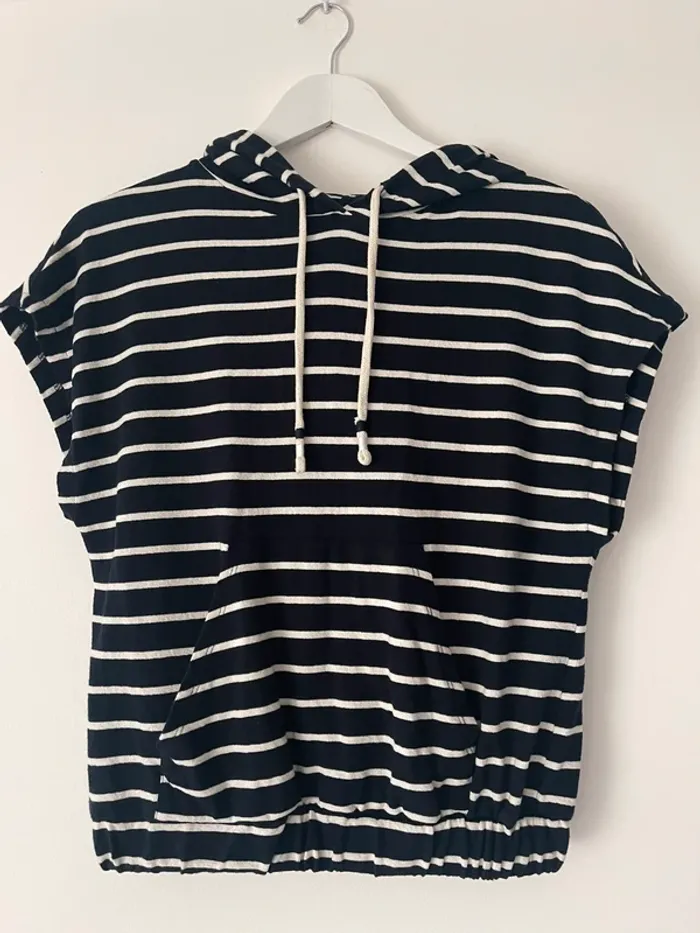 Sweat façon marinière manches courtes avec capuche et poche kangourou MNG (Mango) taille XS-S