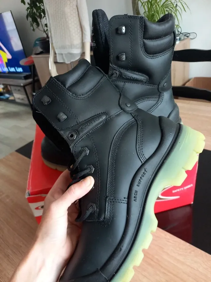 Chaussures de sécurité noir T40 Neuve - photo numéro 11