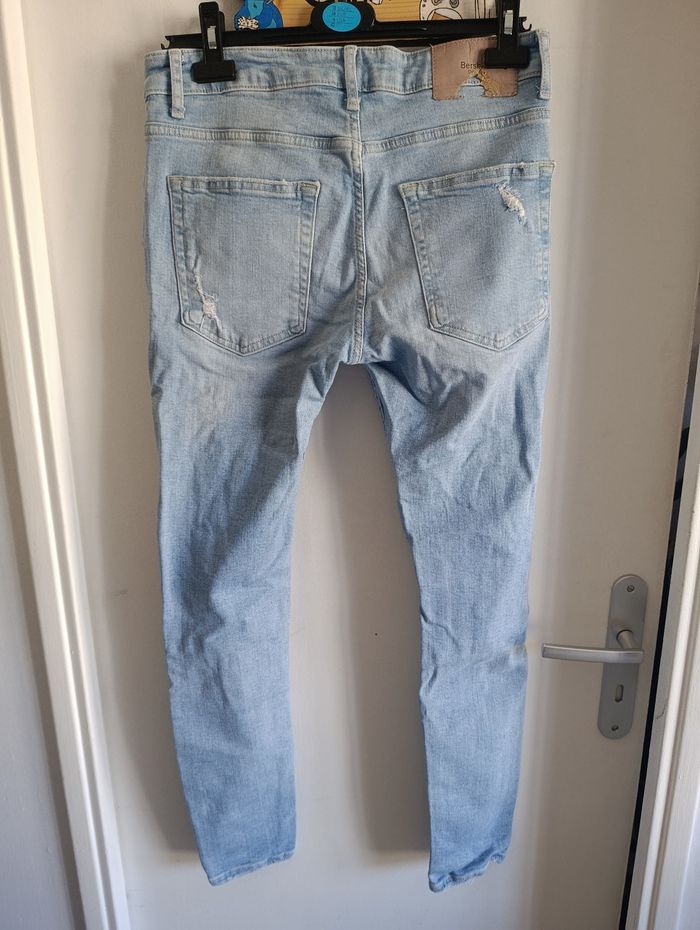 Jean Bershka troué - effet délavé tendance - photo numéro 5