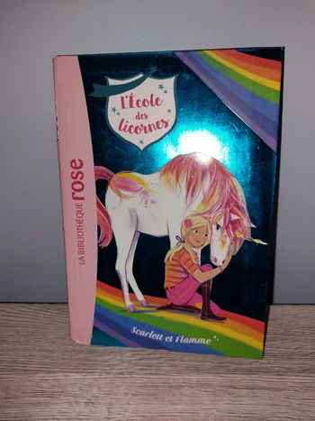 Livre de poche l´école des licornes