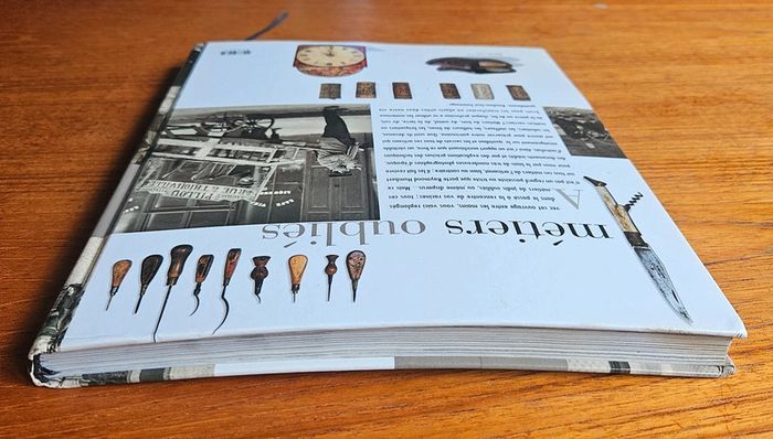 "Métiers oubliés".
210 pages.
ISBN : 2.7441.6288.4.
(Livre courbé). - photo numéro 4