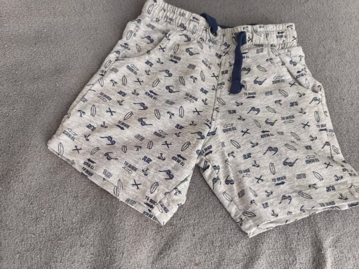 Short gris