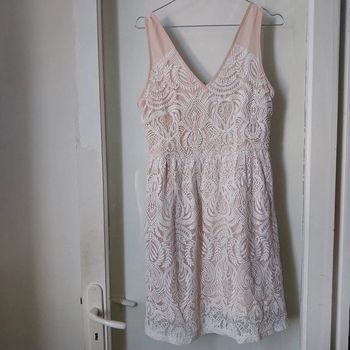 Magnifique robe dentelle taille S