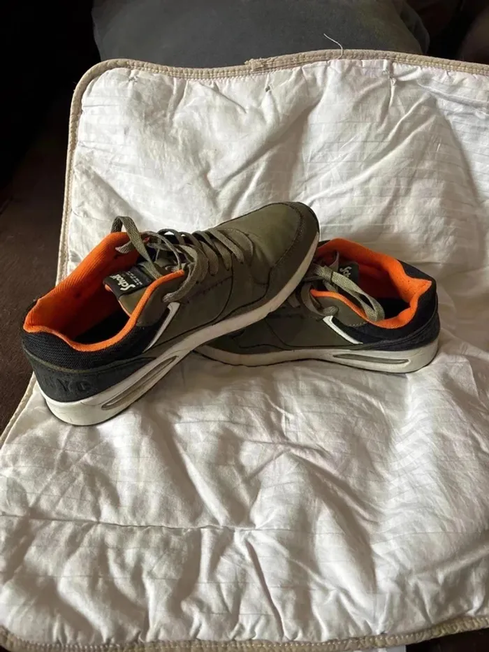 Paire de basket taille 40 marque schott