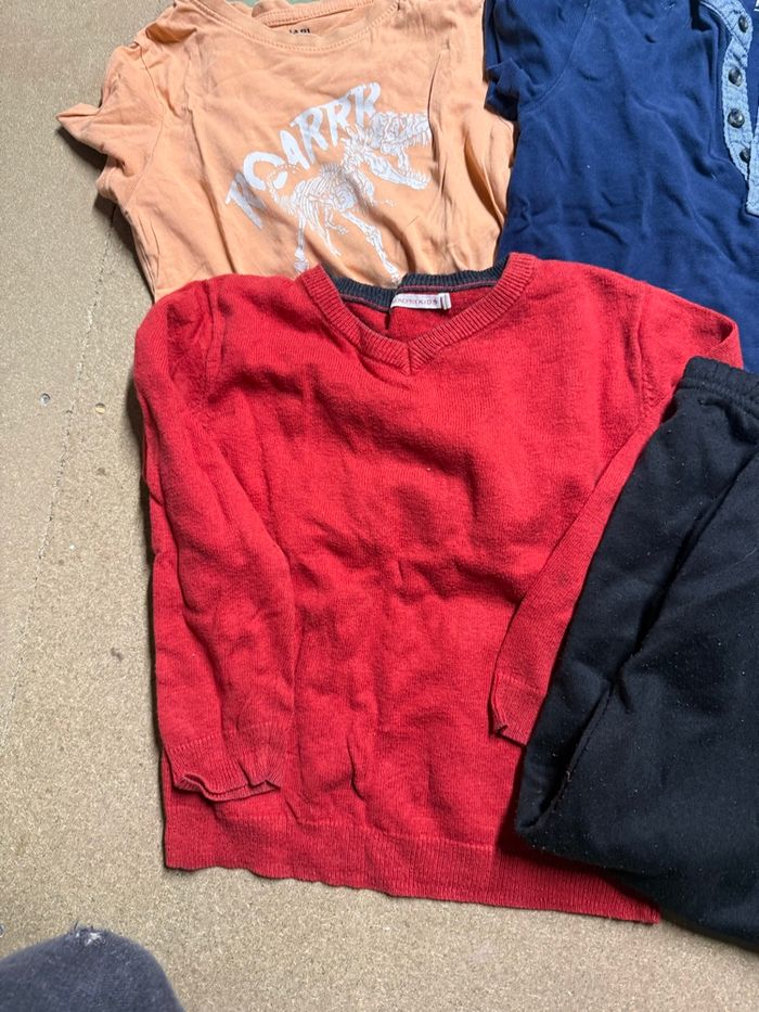 Lot de vêtements 6 ans garçon - photo numéro 2