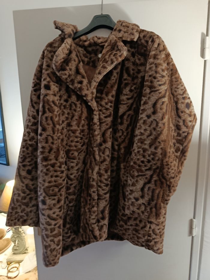 Manteau en Léopard - photo numéro 1