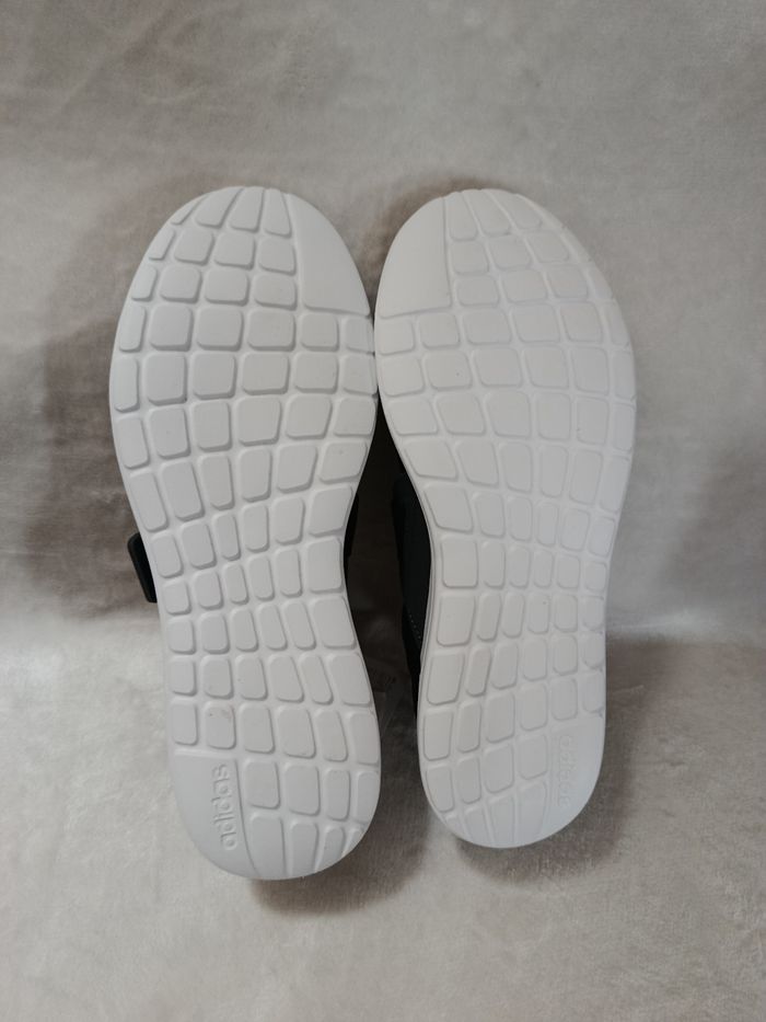 A saisir, NEUVES , baskets , taille 41 1/3 ( bien lire svp ) - photo numéro 7