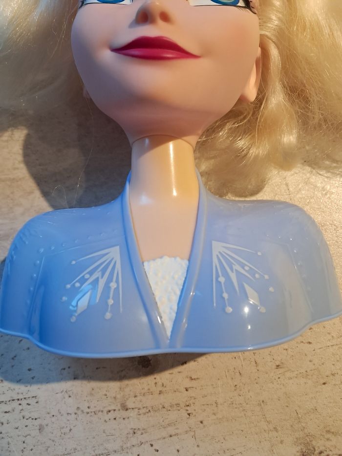 Tête à coiffer Elsa Reine des neiges Disney - photo numéro 3