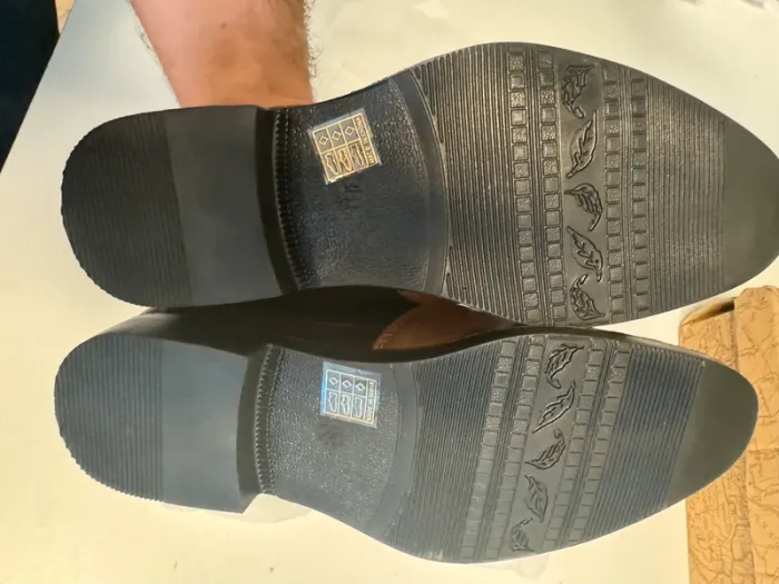 Chaussures de ville effet verni taille 38 neuves - photo numéro 5