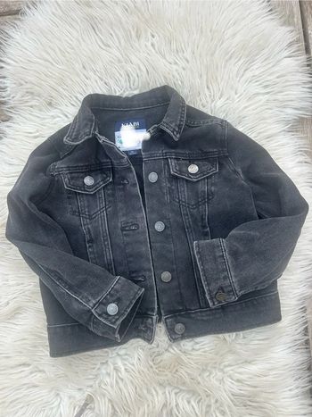 Fille 👧🏻 Veste en jean noir delavé - kiabi 5 ans