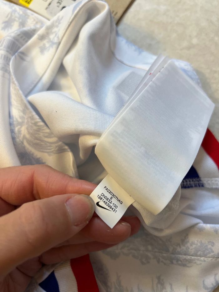 Maillot de foot Nike équipe de France collector taille 8/10 ans authentique neuf - photo numéro 7