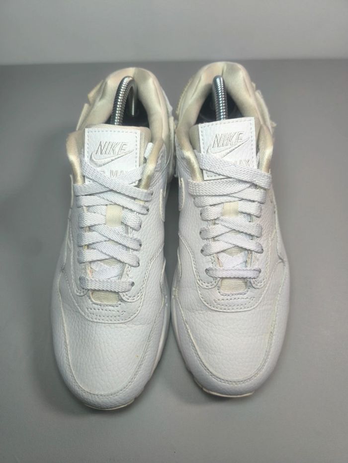 Baskets Nike air max one blanche neuves pointure 37 - photo numéro 4