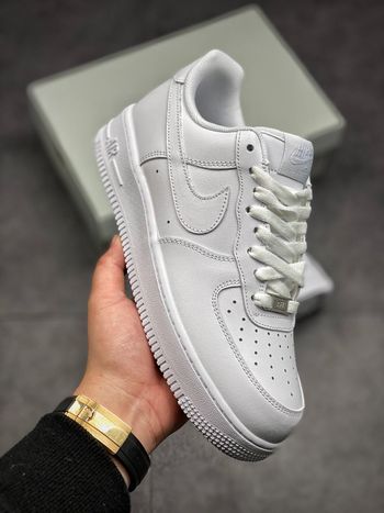 Nike Air Force 1 Low '07 White taille :40.5