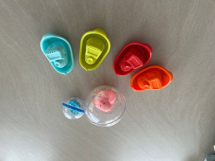 Lot de jouets pour le bain - photo numéro 2