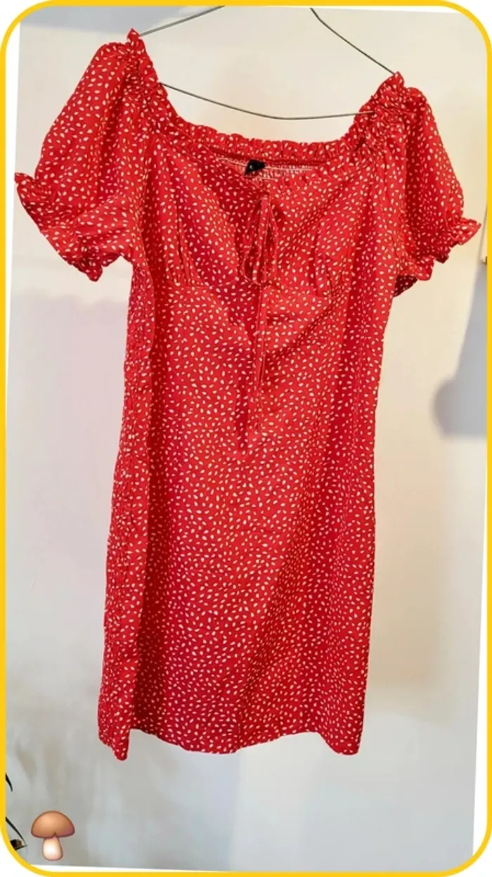 Robe rouge à motifs blancs – Shein – Taille 40 / L - Très bon état - photo numéro 2