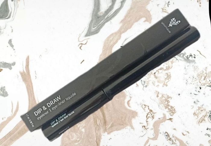 Eye-liner liquide noir waterproof Younique - photo numéro 2